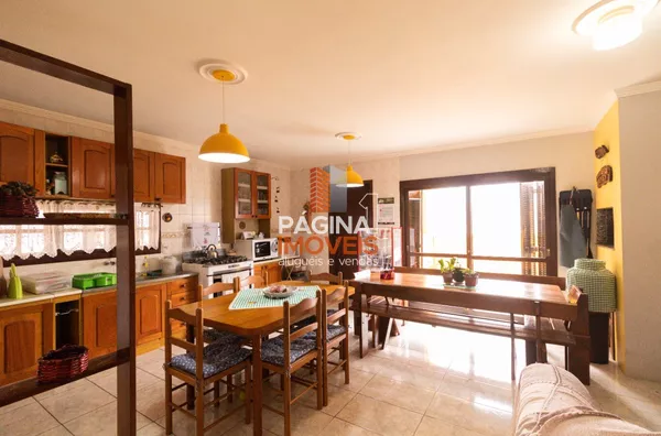 Ampla Cozinha e Sala de Jantar com Churrasqueira 2º Piso