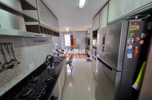 Cozinha com área de serviço integrada