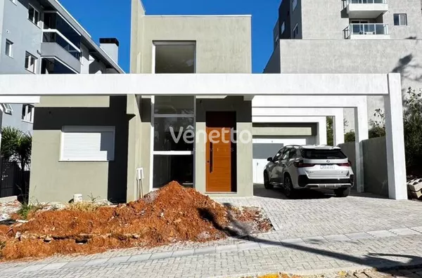 Casa à venda no bairro Femaçã, Veranópolis/RS. 