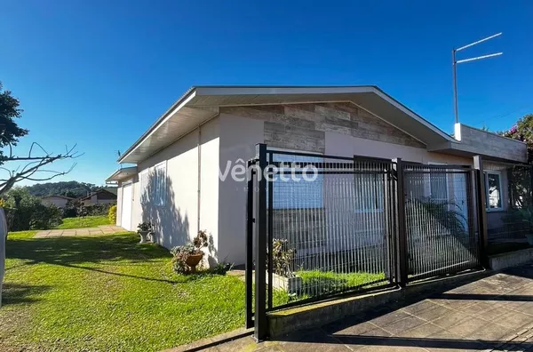Casa à venda, bairro Centro, Cotiporã/RS. 