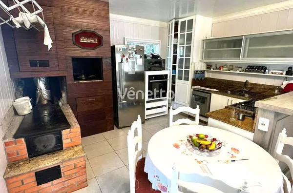 Casa à venda, bairro Aditivo Medianeira, Veranópolis/RS. 