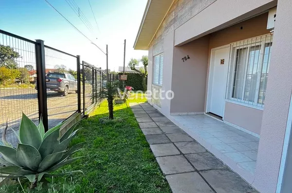 Casa à venda, bairro Centro, Cotiporã/RS. 