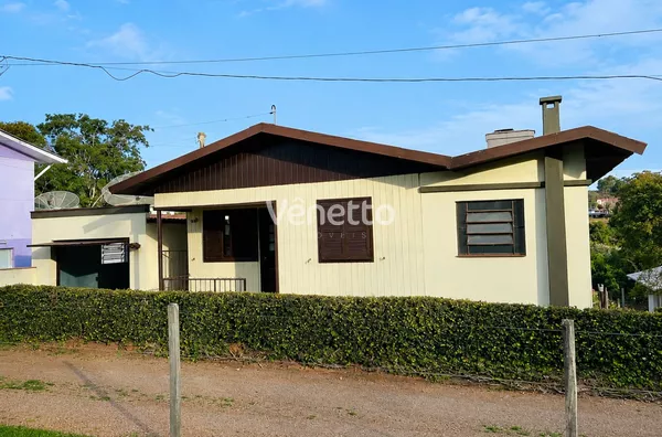 Casa à venda no bairro Santa Lúcia, Veranópolis/RS. 