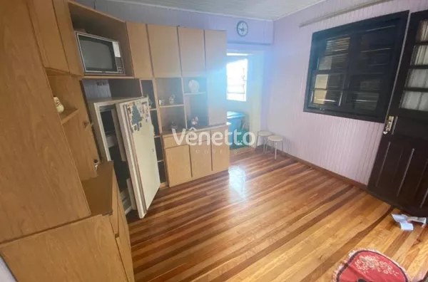 Casa à venda no bairro Santa Lúcia, Veranópolis/RS. 