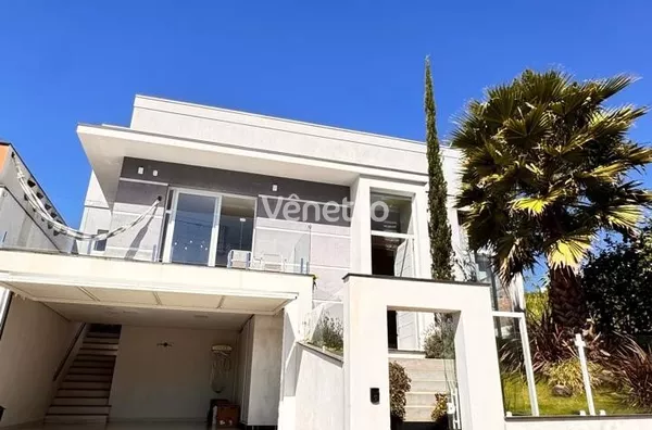 Casa à venda, bairro Femaçã, Veranópolis/RS. 