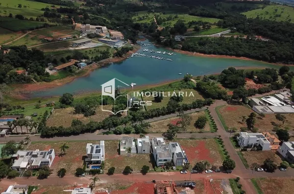 Terreno à venda, 270,78 m² - Condomínio Lago Vitória - Capitólio/MG - Foto 1