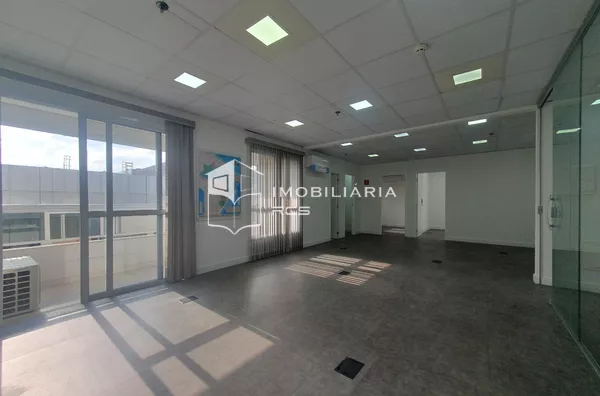 Conjunto Comercial 183m² na Barra Funda – A 550m do Metrô, Vão Livre e 4 Vagas
