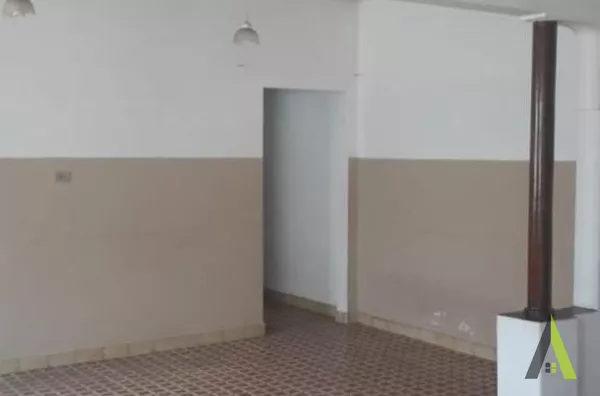 Casa Térrea no Centro de São Roque!