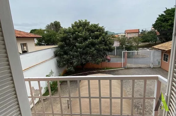 Sobrado em Condomínio em São Roque! 