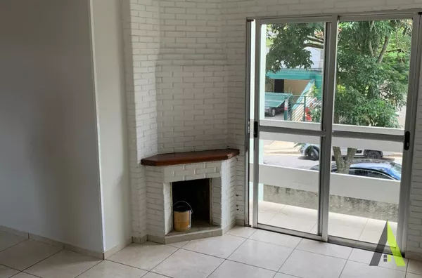  Apartamento no Centro de São Roque! 