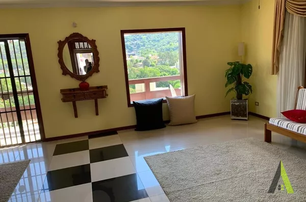 Sobrado com Área Gourmet completa  em Bairro Nobre de São Roque!