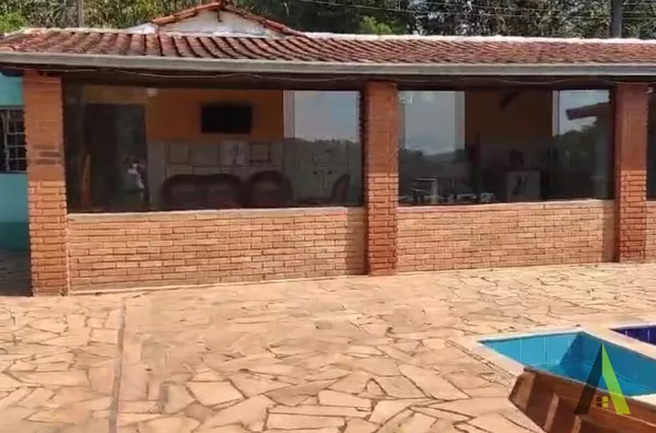 Sítio Rodeado de Muito Verde em São Roque!