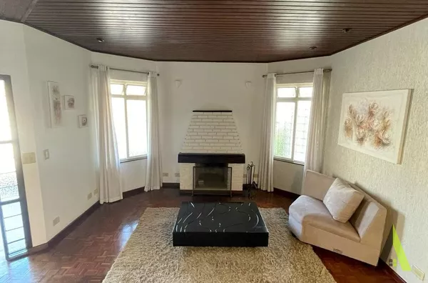  Sobrado com Área Gourmet Completa  em Bairro Nobre de São Roque!