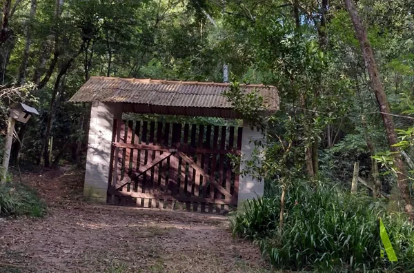 Chácara com Riacho em São Roque!