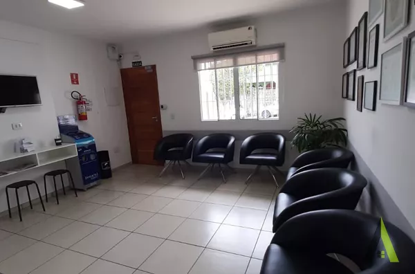 Ponto Comercial no Centro de São Roque! 