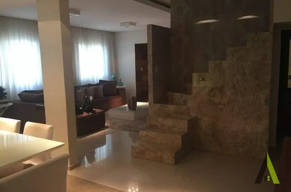 Apartamento Duplex no centro de São Roque!
