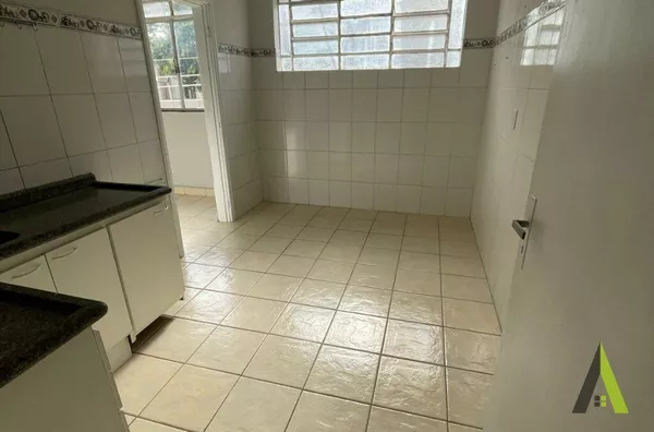 Apartamento com Elevador no Centro de São Roque!