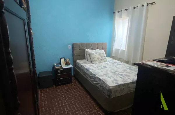 Casa Térrea no Centro de São Roque! 