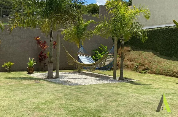  Casa no Condomínio mais Charmoso e Tradicional de São Roque!