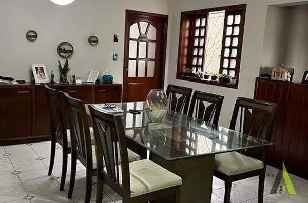 Casa em Bairro Nobre de São Roque!