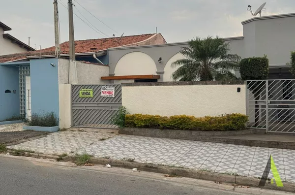 Casa Térrea em Bairro Nobre de São Roque!