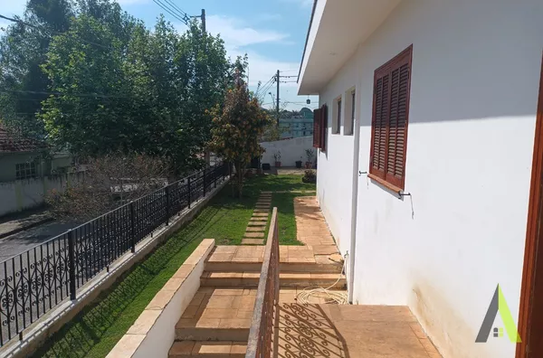 Casa Térrea em bairro Tradicional de São Roque!