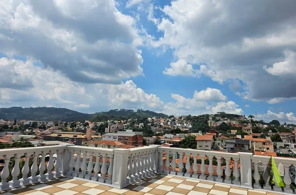 Sobrado no Centro de São Roque! 