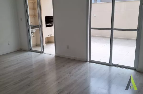 Casa em Condomínio Fechado em São Roque!