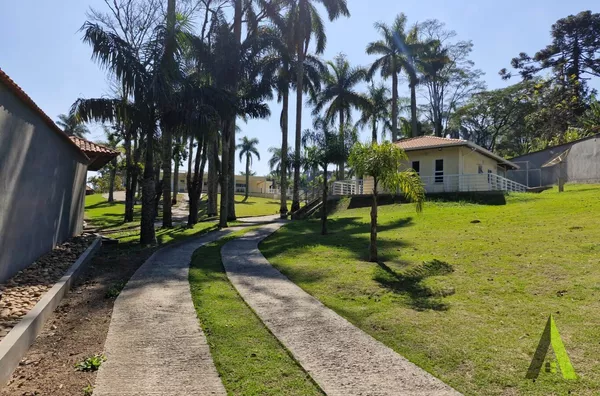 Chácara com Lago em São Roque! 