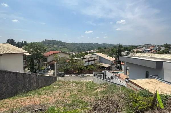 Terreno em Condomínio Fechado!