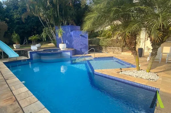 Casa Alto Padrão no Centro de São Roque! 