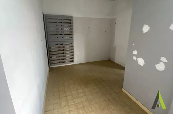 Ponto Comercial no Centro de São Roque! 