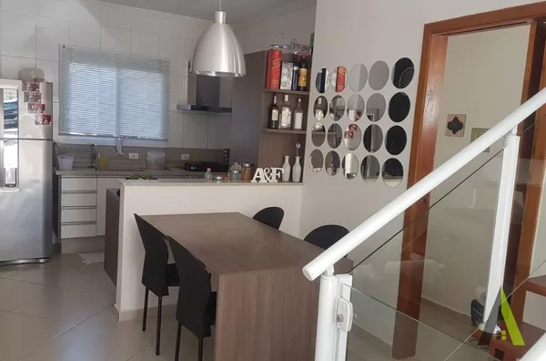 Casa em Condomínio Fechado em São Roque 