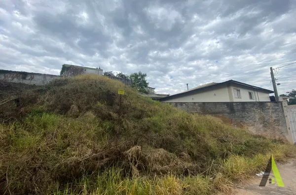 Terreno em Bairro Tradicional em São Roque! 