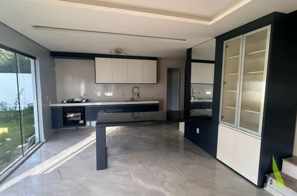 Casa em Condomínio Fechado em São Roque!