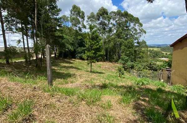 Terreno na Estrada do Vinho em São Roque! 