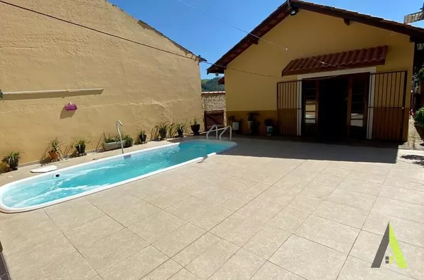 Sobrado com Piscina e Área Gourmet! 