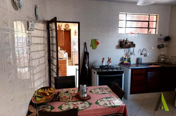 Sobrado em Bairro Nobre! 