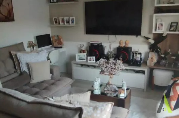 Casa Térrea Avarandada com Área de Lazer Completa em São Roque!