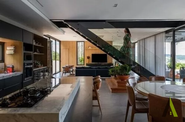 Casa de Alto Padrão em Condomínio de São Roque!