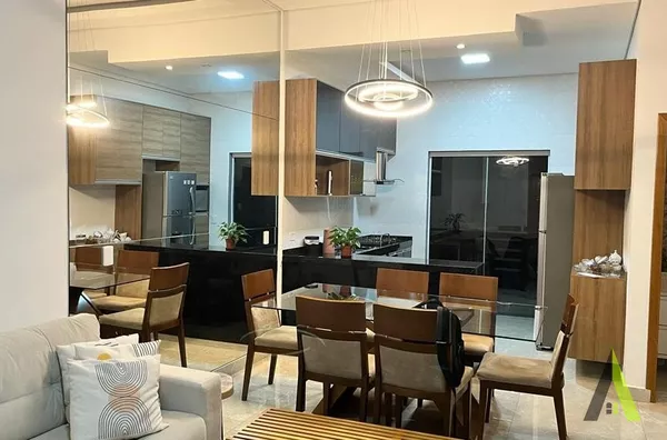 Casa Térrea em Condomínio Fechado de São Roque!