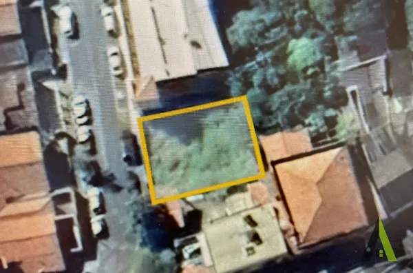 Terreno no centro de São Roque!