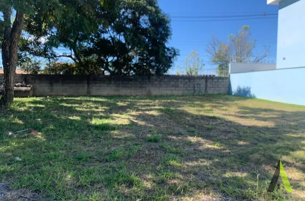 Terreno em Condomínio Fechado!