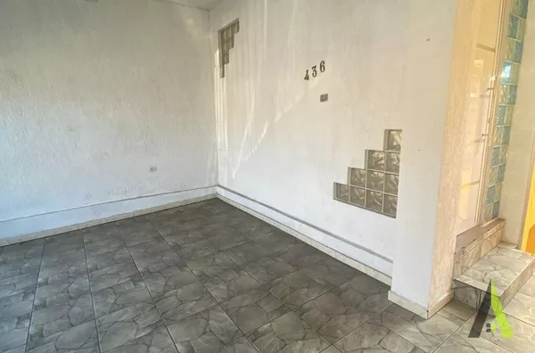 Casa Térrea no Centro da Cidade de São Roque! 