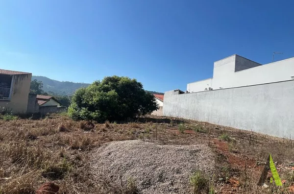 Terreno com 4 lotes Prontos para Construir!