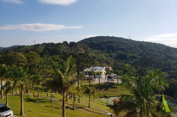 Chácara com Lago em São Roque! 