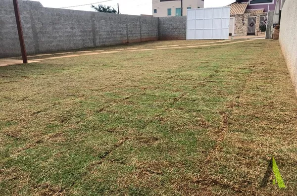 Casa Térrea a Venda em São Roque! 