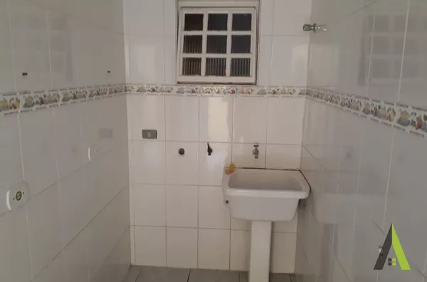 Casa em Condomínio Fechado em São Roque! 