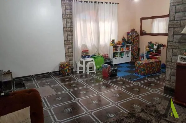 Casa no centro da cidade de São Roque!