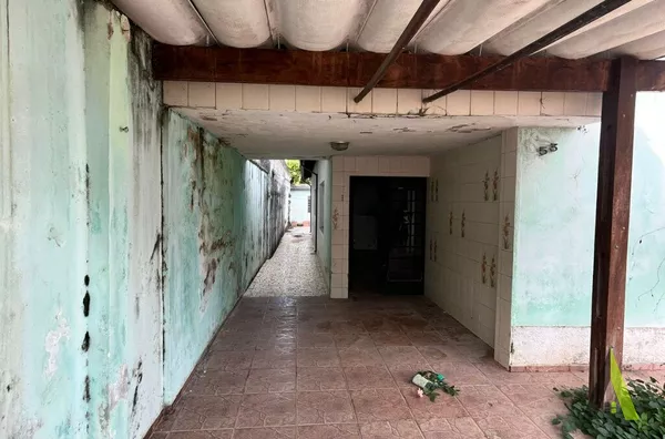 Casa Térrea em Bairro Tradicional de São Roque! 